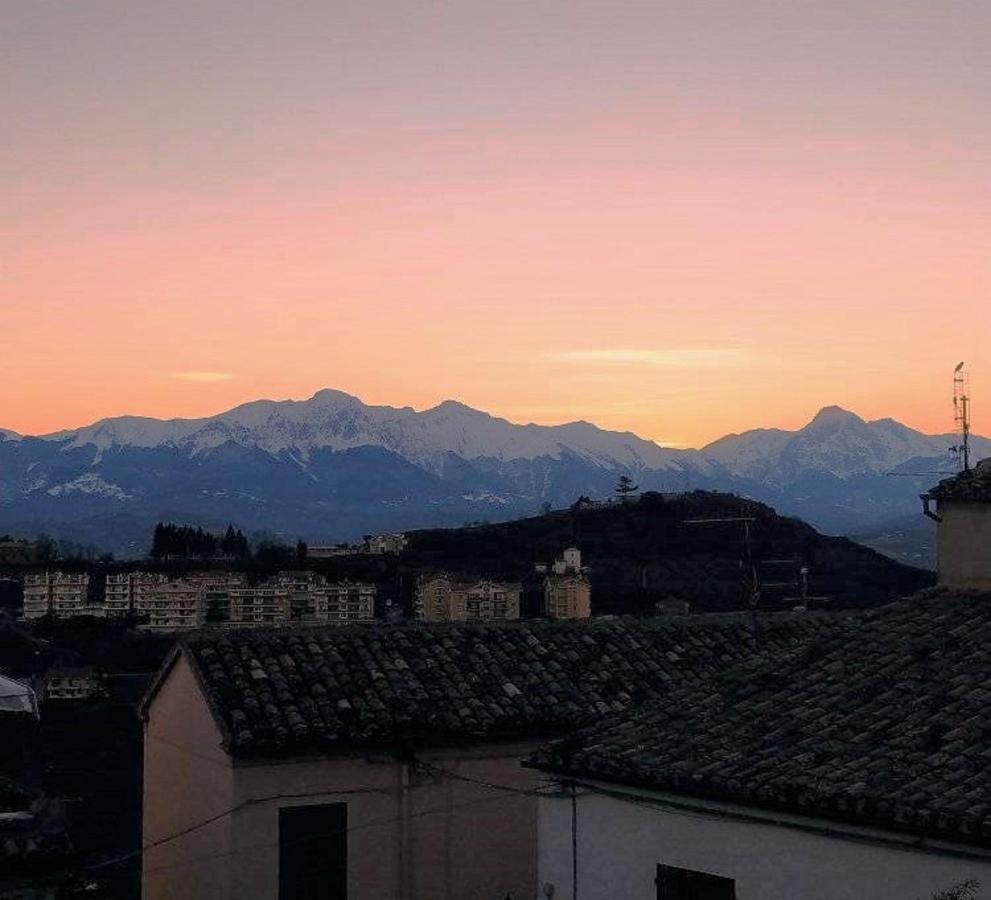 Ferienwohnung Casa In Centro Storico Vista Gran Sasso Atri Exterior foto